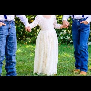 Ivory Lace with Sleeves Flower Girl Dress size 5/6